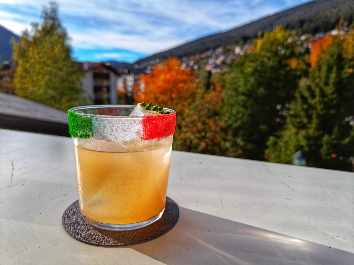 francocau's tweet photo. Cocktail patriottico,cin,cin https://t.co/eeRM5esjEd