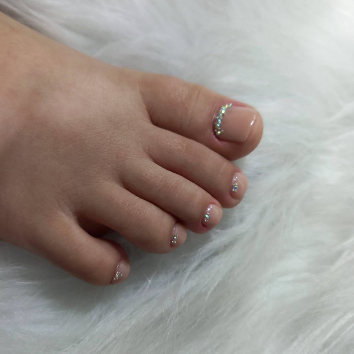 fetishistas's tweet photo. foto gratis para quien quiera una probadita de mis pies #fetichesmodernos #sexo #fotosdepies #piesdemujer https://t.co/YIqzBfKLwa