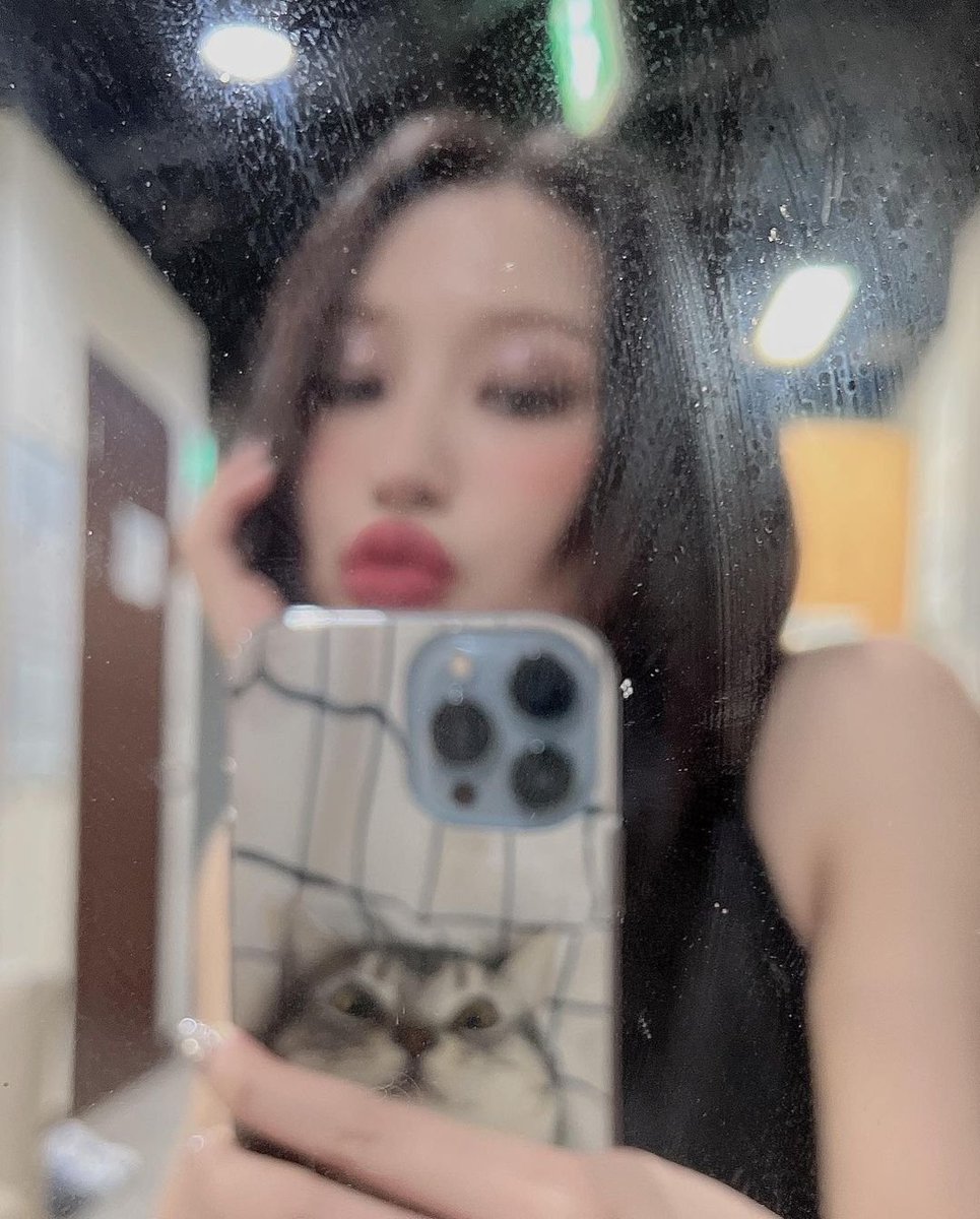 InsomniasBrasil's tweet photo. [21.10.22] 📸 INSTAGRAM — #SIYEON #시연

💬 “VISION Você fez um ótimo trabalho” 

#DREAMCATCHER #드림캐쳐
#Dreamcatcher_VISION 
#DreamcatcherComeback
#Apocalypse_FollowUs

🔗https://t.co/oVeHfrw1PK

© 7_DREAMERS 

(+) https://t.co/houJfo5cwb