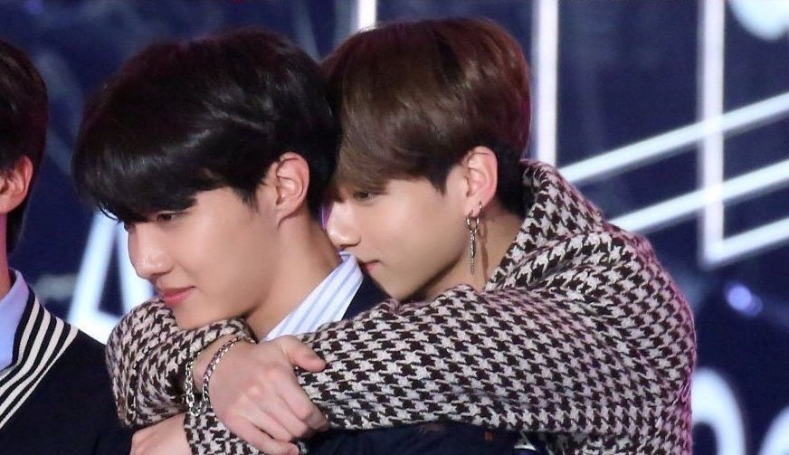 Jungkookie loves smelling Hobi 🥹😭