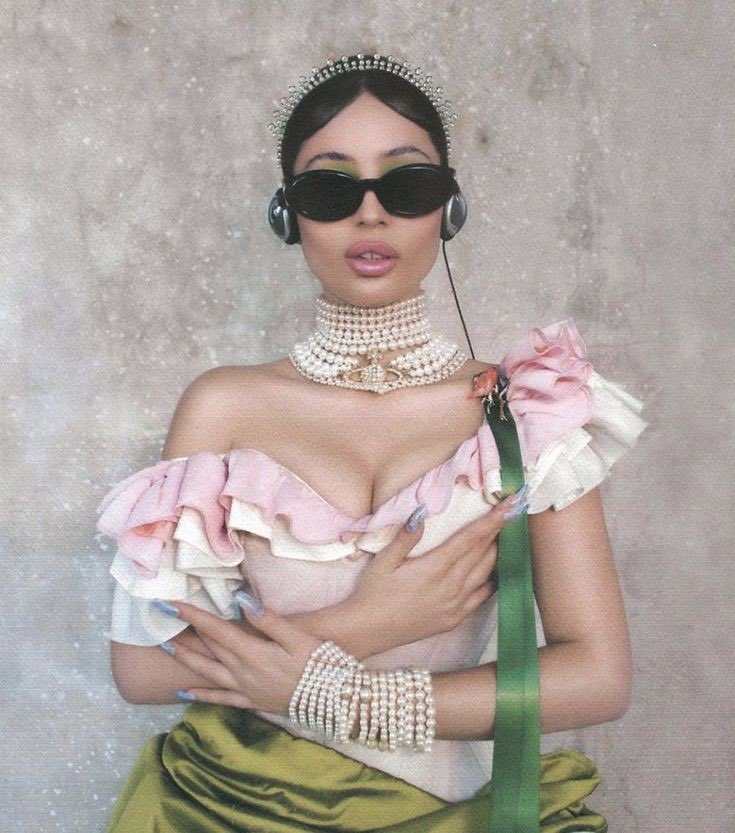 wolfiefendi's tweet photo. alexa demie in vintage vivienne westwood https://t.co/8Rxtc8f8co