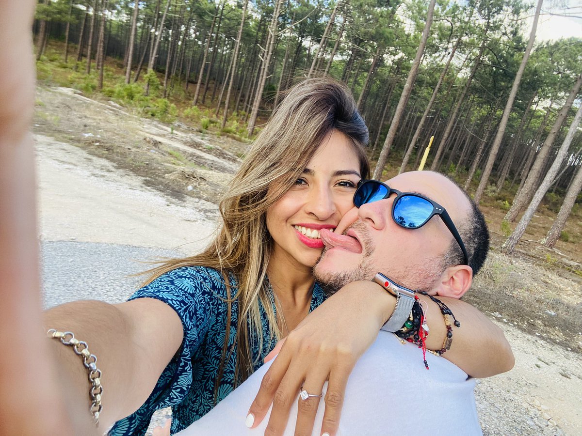 Sandra_Fer30's tweet photo. PORTUGAL #engaged #soy una consentida de Dios ♥️😍😍 https://t.co/EPzNXoauu1