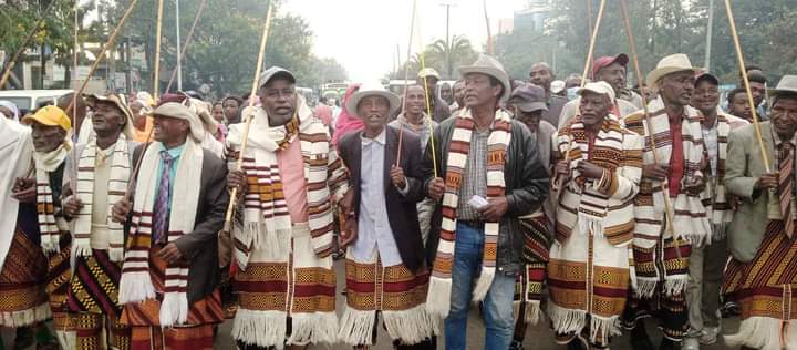 KefyalewLelamo's tweet photo. Today all Ethiopians are on street supporting thier elected government; opposing US support to TPLF. #USHandsoff from Ethiopia!!! Don't destroy our home. Tigray is part of our mother land Ethiopia!!! https://t.co/kP8myOZOex
