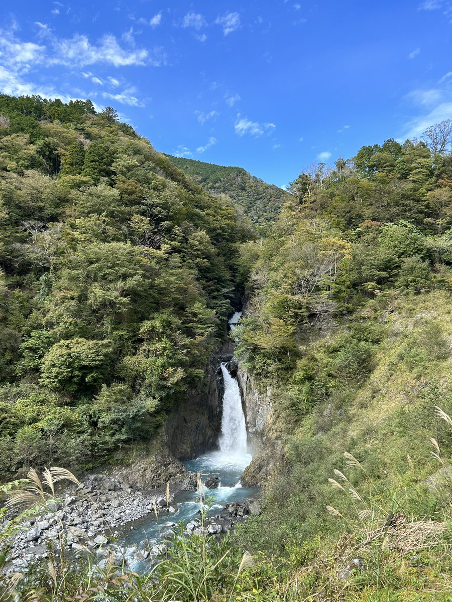 yuzu100's tweet photo. 赤水の滝 https://t.co/PJbSlIPX1r