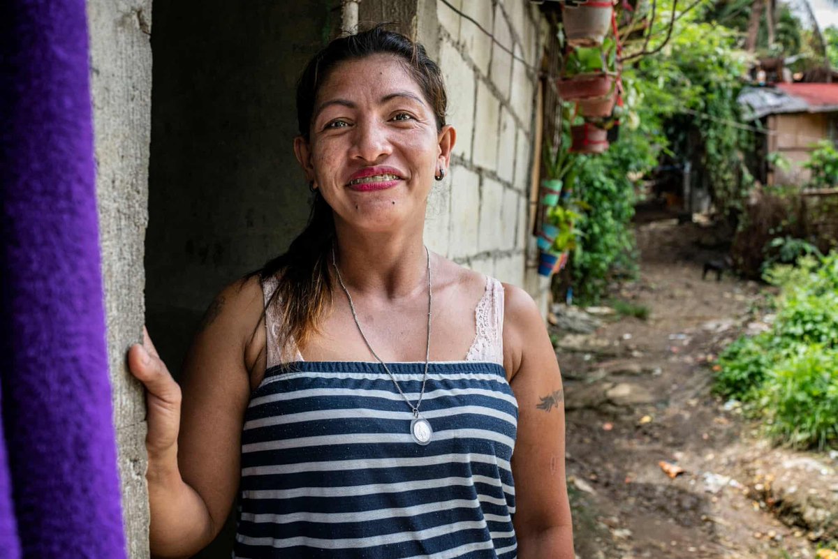 Grantee @jameswdelano visited Manila’s slums in 2017 to photograph and share the stories of the young widows left behind by Philippines former president Duterte's drugs crackdown. Now, he returns to see how their lives have changed for @guardian. bit.ly/3yD0pzy