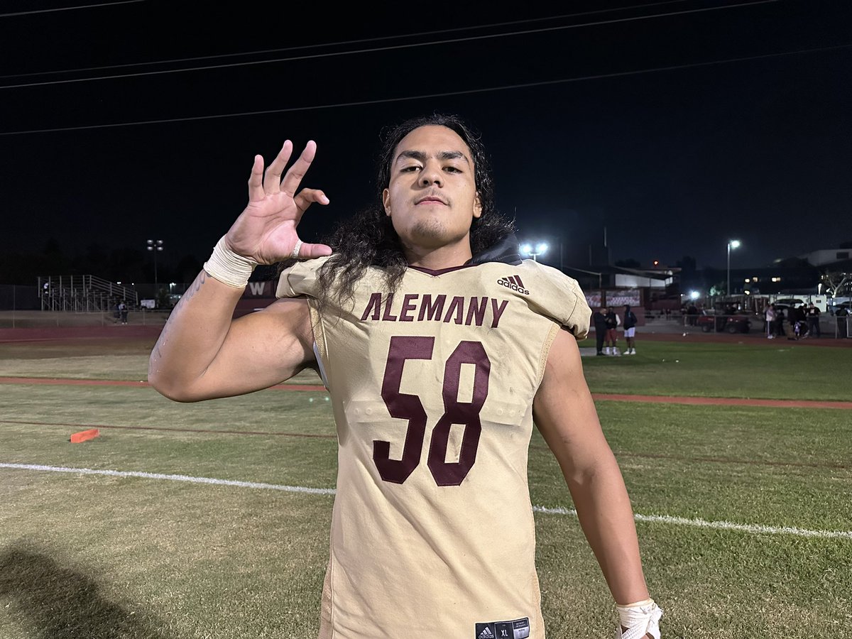 Arizona OL commit Rhino Tapaatoutai had another strong night playing on both sides of the ball. He’s set for an official visit to Tucson this winter, and he’s currently planning to enroll early with the Wildcats. UA OC coach Brennan Carroll stopped by his school yesterday.