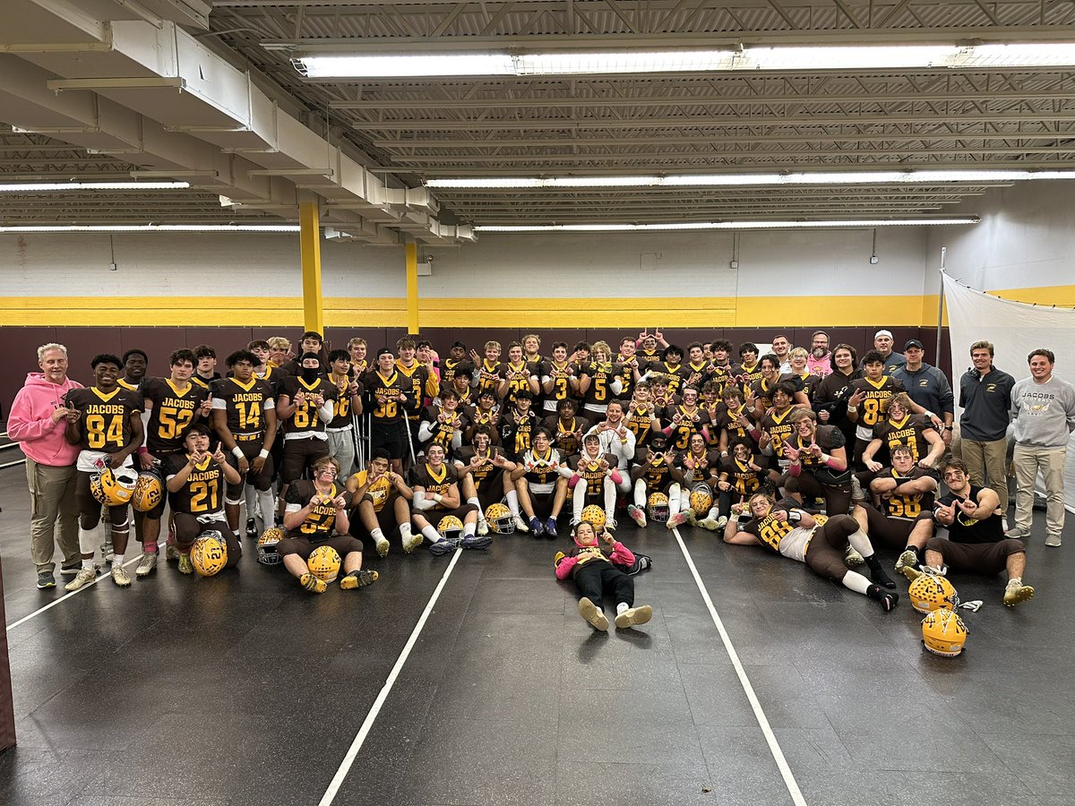 Proud is an understatement.  First time in 9 years we have had a share of the Fox Valley Conference Championship.  The work started back in November 
🦅🏈 <a href="/Wr86Zimm/">Coach Zim</a> <a href="/HDJ_Athletics/">Jacobs Athletics</a> <a href="/JacobsHighS/">Jacobs High School</a>