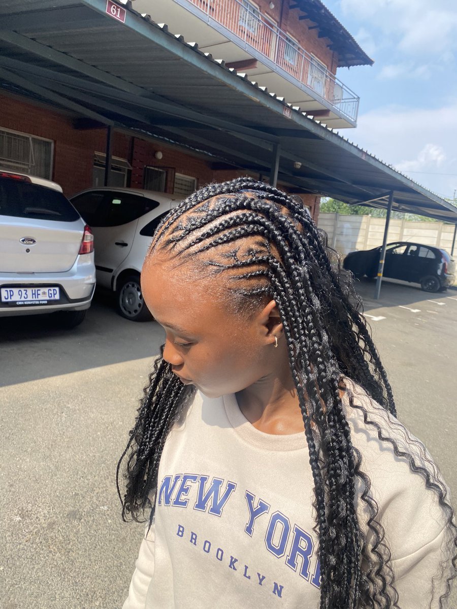 __theni's tweet photo. Need to get your hair done? 
I’m based in Roodepoort and Soweto, I do housecalls too 😊
📞062 476 6770

#djsbu #GirlTalkZA #GirlsTalkZA #girlgang #keadrive #knotlessbraids #stitchbraids #fulanibraids https://t.co/VuA5SzaNYi