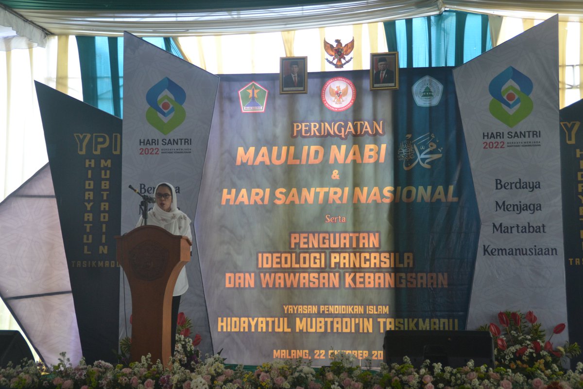 bakesbang's tweet photo. #NawakNgalam Sinergitas dan kolaborasi Penguatan Ideologi Pancasila dan Wawasan Kebangsaan, Bakesbangpol Kota Malang dengan BPIP dan Yayasan Pendidikan Islam dan Pondok Pesantren Hidayatul Mubtadi'in dalam rangka peringatan Maulid Nabi dan Hari Santri Tahun 2022 https://t.co/FW6BxDpDNn