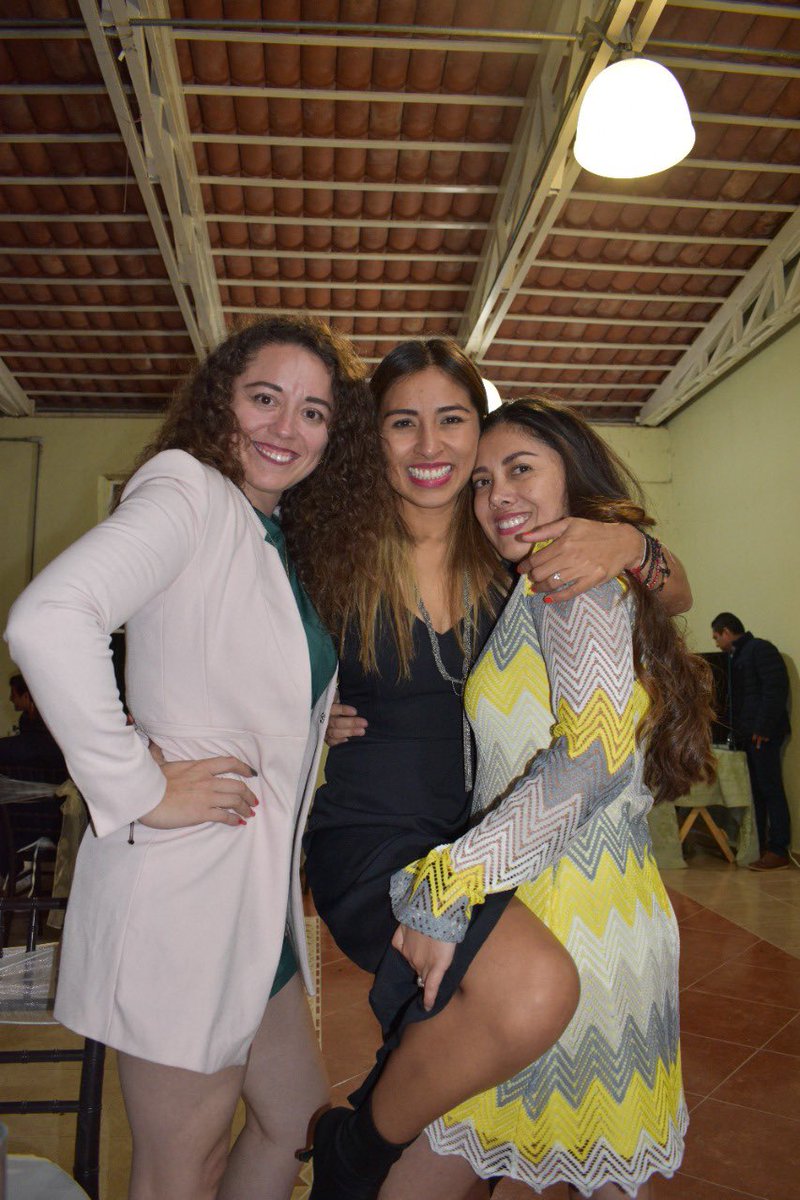 Sandra_Fer30's tweet photo. Fiesta de compromiso #rodeados de puro amor ♥️♥️♥️ vibra increíble 🙌🙌 https://t.co/wHdKYTvKAc