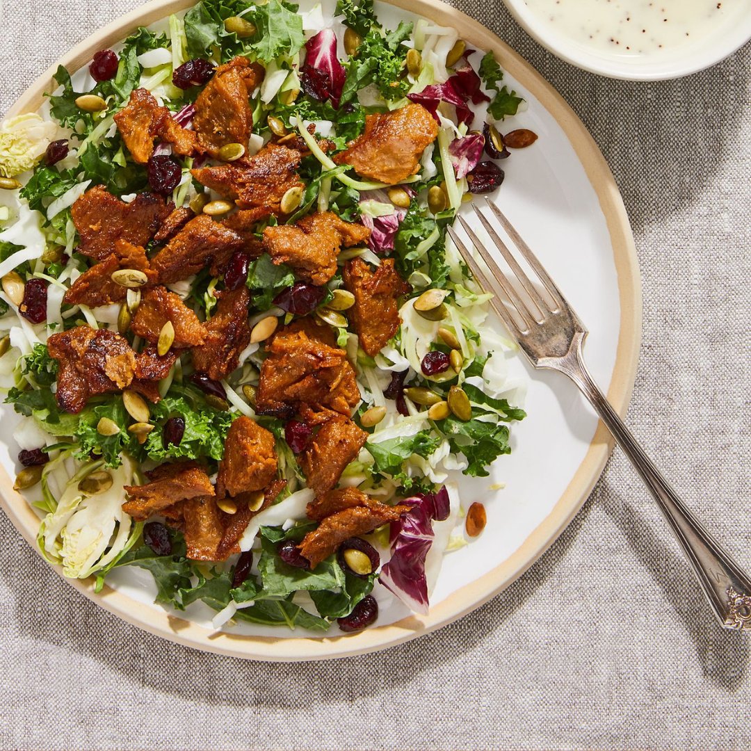 eatsmart's tweet image. We love a salad upgrade! 🙌 While our
Eat Smart kits are absolutely delicious on their own, a 
little extra oomf never hurts! How do you customize 
your salad? 🥗