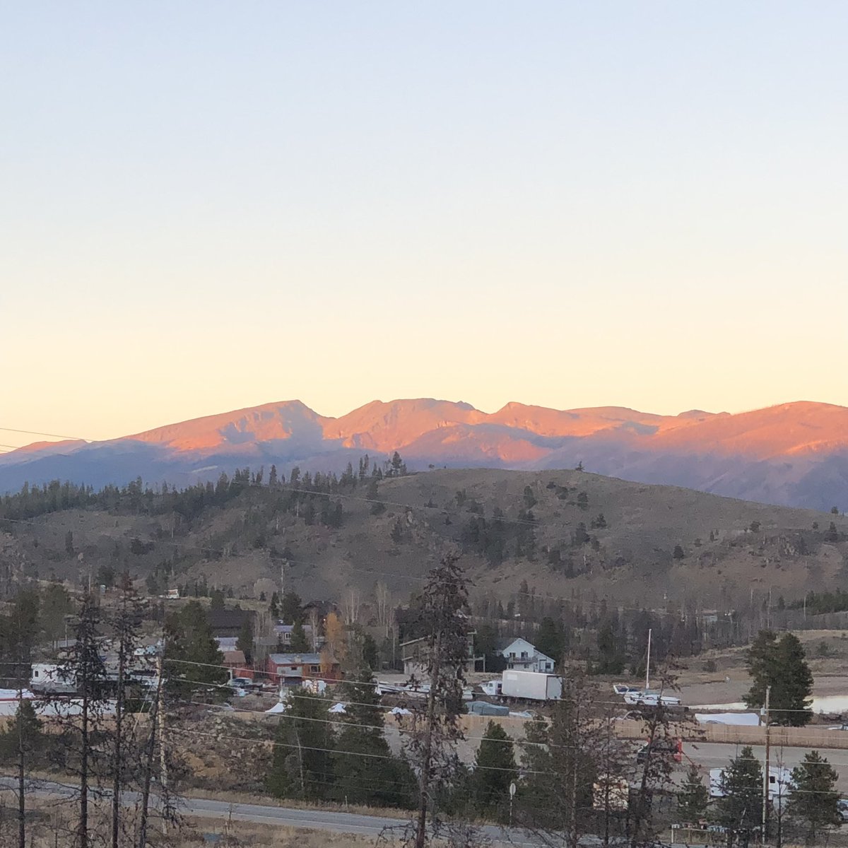 Realrellim's tweet photo. TFW you just need some mountain miles. #leagueofgarmin #zoomarunclub #runstreak day 1479 #running https://t.co/4j8oIMeMVg