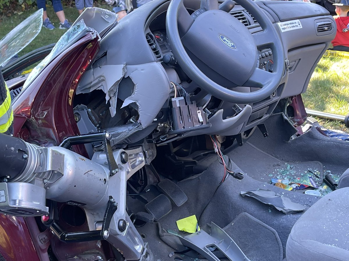 Metro Fire (@mafireems) on Twitter photo 10/15/2022 <a href="/Woburnfire971/">Woburn Fire IAFF 971</a> operate the new heavy rescue and <a href="/AMKUSrescue/">AMKUS Rescue Systems</a>  hydraulic Spreaders, cutters and rams during an auto extrication drill at the departments open house 10/15/2022 <a href="/Woburnfire971/">Woburn Fire IAFF 971</a> operate the new heavy rescue and <a href="/AMKUSrescue/">AMKUS Rescue Systems</a>  hydraulic Spreaders, cutters and rams during an auto extrication drill at the departments open house