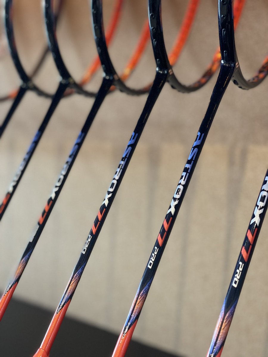 Chibikamisan's tweet photo. 入荷しています‼️
ASTROX77 PRO🏸👍
店舗に来られた際には、
手に取ってみてください🤩
私も使うのが楽しみです💕
カッコいいなぁ✨
#ワダスポーツ #姫路 #YONEX
#badminton #ASTROX77PRO https://t.co/1GNsgZiTgy