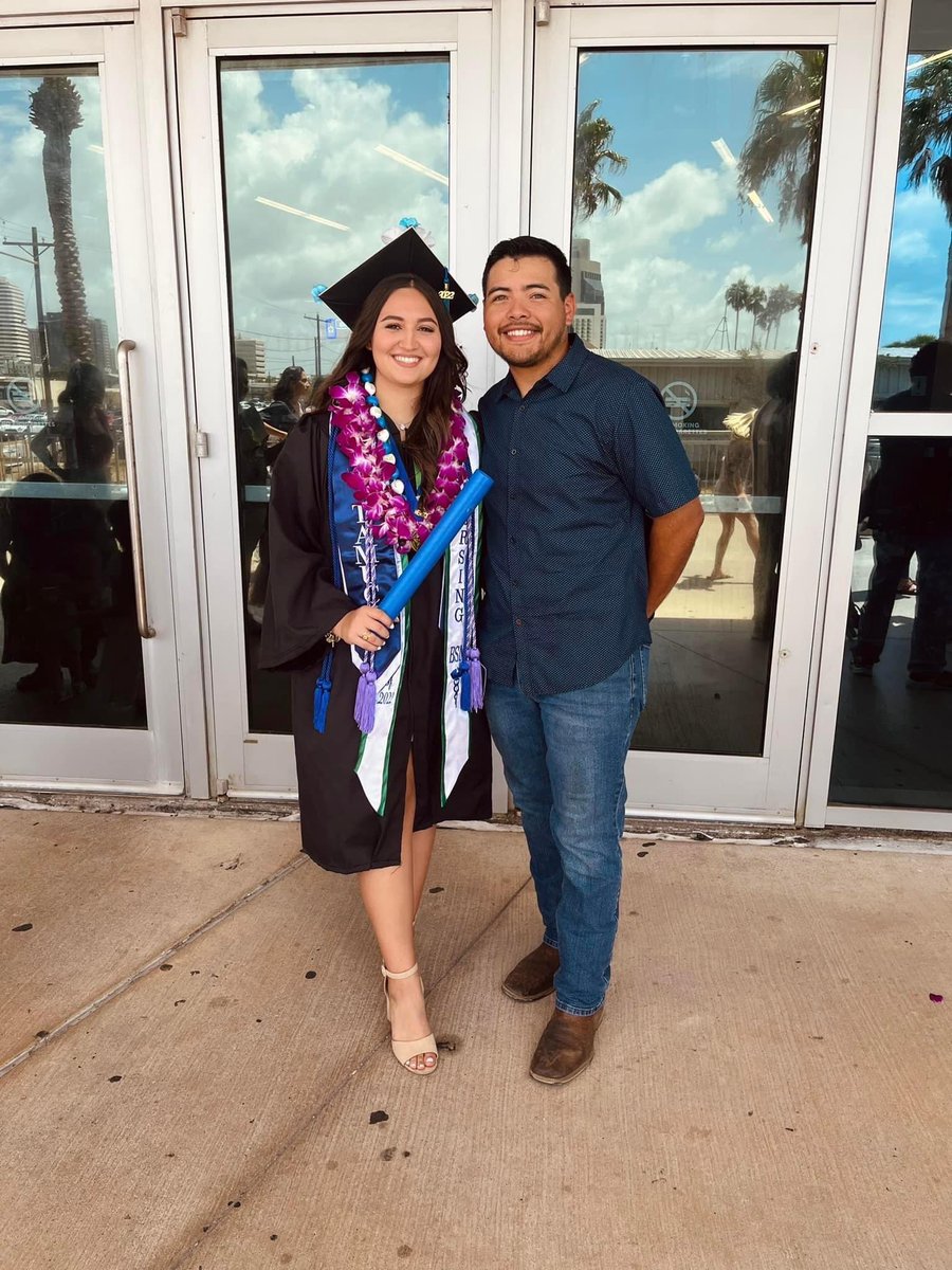 12_taylor_'s tweet photo. Happy Anniversary to the person that drives me crazy! 🤩🥰happy 7 years boo!💙 I love you so much https://t.co/B67LkyHCfh