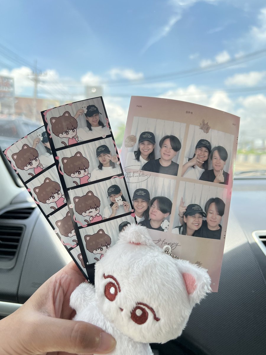 noihunny's tweet photo. กรอบน่ารักมาก ชอบมากเลยค่ะ ☺️☺️ ตู้มีหลายสาขา ไปถ่ายฉลองวันเกิดน้องแมวอูซอกกันนะคะ ♥️♥️ ขอบคุณคุณแจนสำหรับกรอบน่ารักๆค่า #beloved27thWooseok #snapsense https://t.co/o2XB5NMepO