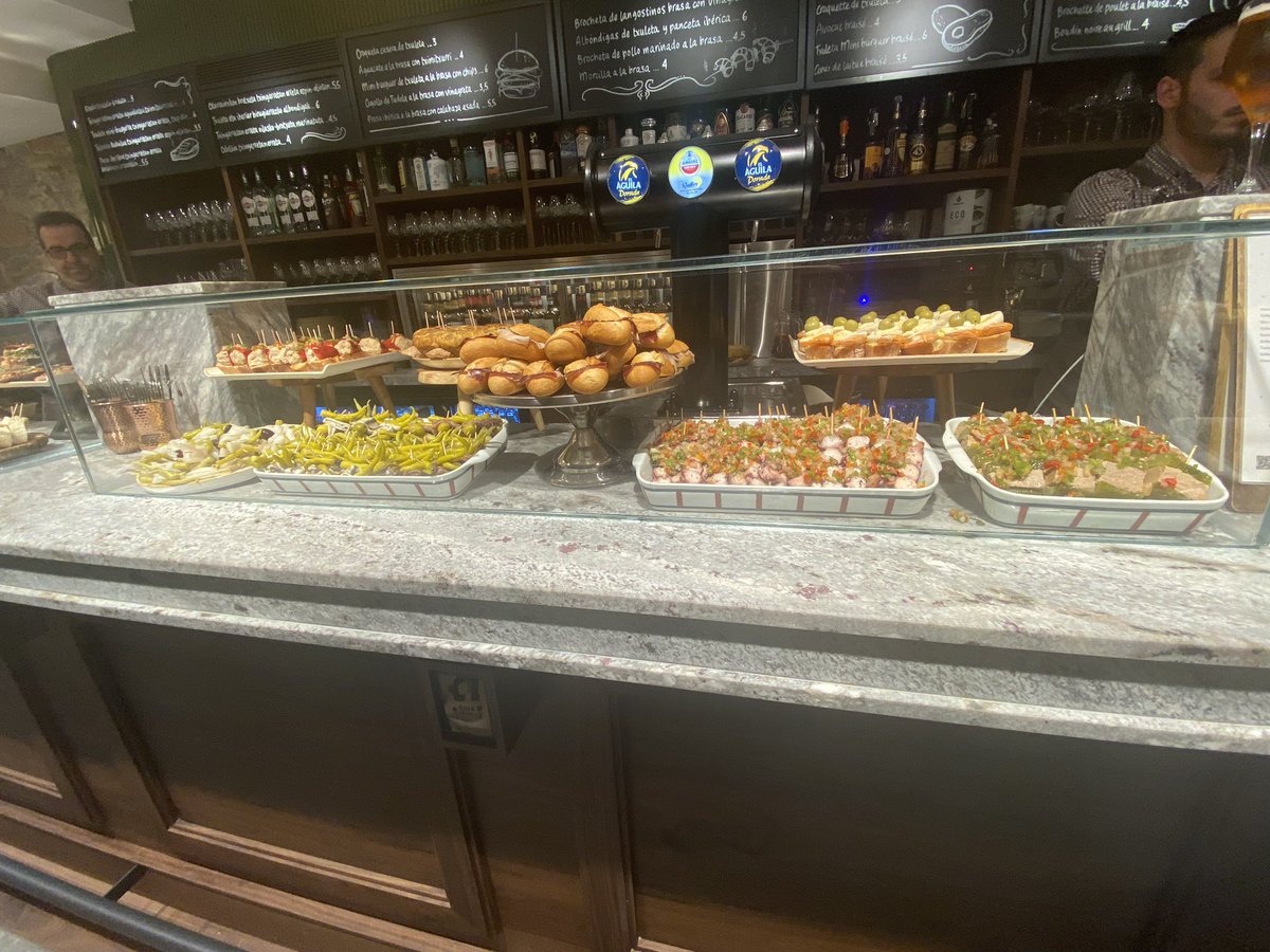 Sandra_Fer30's tweet photo. Comida 😍😍😍😍 https://t.co/7J8o6wXISf