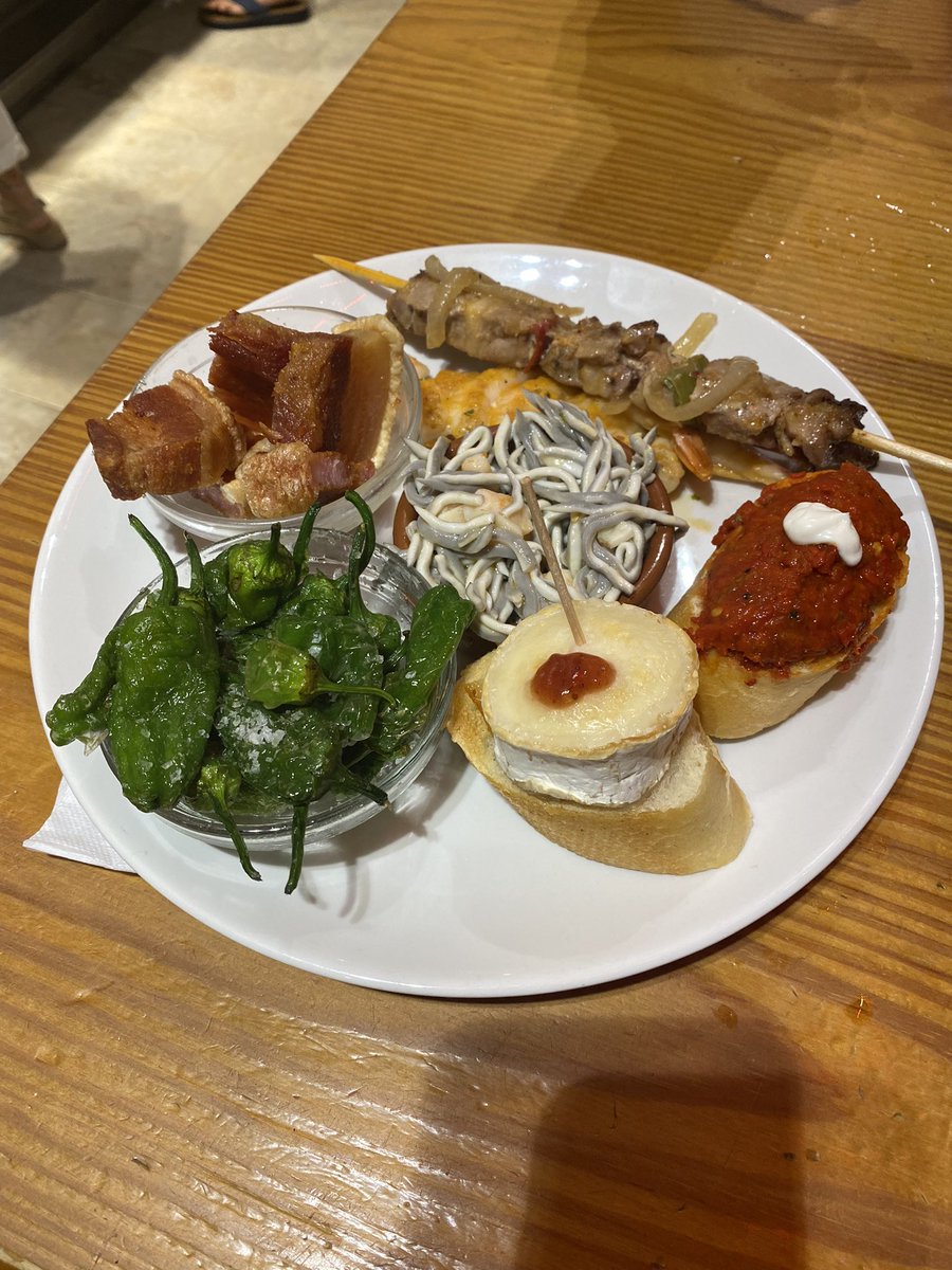 Sandra_Fer30's tweet photo. Comida 😍😍😍😍 https://t.co/7J8o6wXISf