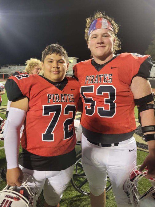 Johnathan_Rauda's tweet photo. Love these guys we a family #wetsunation #poteaupirates #FNL #99or1 https://t.co/dG7UJezA9M