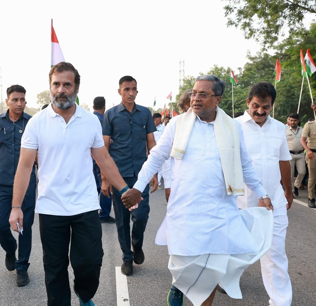 VIVEKPandeyVk's tweet photo. हर कठिनाई में चलेंगे साथ, हर मुश्किल सुलझेगी ग़र मजबूत रहेगा हाथ।

#BharatJodoYatra 🇮🇳 https://t.co/8EMhFebNuC