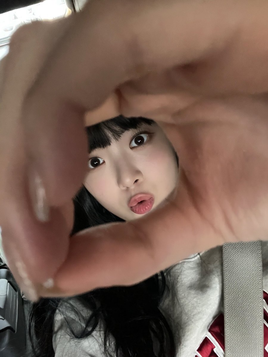HECGLOBAL's tweet photo. [WEVERSE] 221022

“ㅇ.ㅇ“ 

🔗: https://t.co/zir4zE3SSw 

#홍은채 #HONGEUNCHAE #르세라핌 #LE_SSERAFIM @le_sserafim @IM_LESSERAFIM https://t.co/RB7A0PnTXn