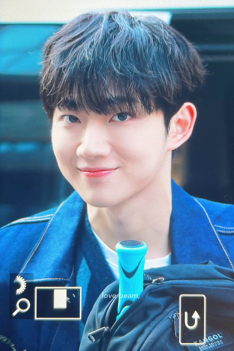 lovebeam_hs's tweet photo. 221022 천재토낑이 출근💕

#템페스트 #TEMPEST #형섭 https://t.co/OFF46Wi8p8