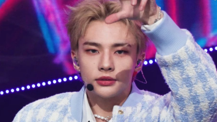 hyunjinpost's tweet photo. https://t.co/d7HiI8GfWj