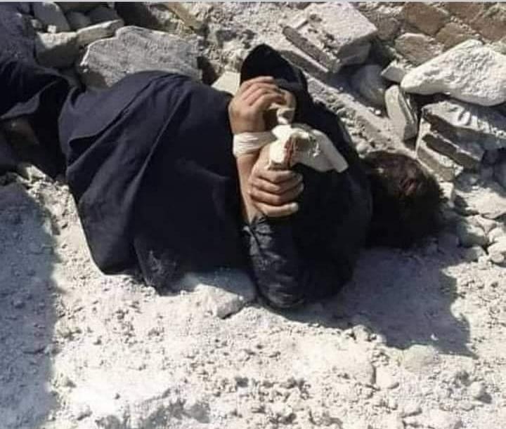 AzadTribune's tweet photo. این دخترخانم هزاره یکی ازفعال مدنی وفرهنگیست که چندروزقبل توسط طالبان بقتل رسیده ،بادستان ازپشت بسته، 
#StopHazaraGenocide https://t.co/FIkYEGifq7