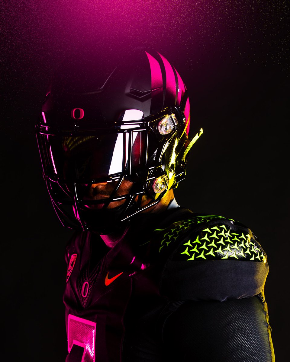 oregonfootball's tweet photo. Are you ready!? 👀

#GoDucks https://t.co/5TEctcLa6b