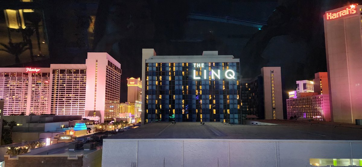 ZAFoodMusketeer's tweet photo. Vegas nights.... shine bright like a diamond. @HighRollerVegas 
#TheFoodMusketeerTravels #LinqLife #RevolveVegas https://t.co/OlRhWp4KRK