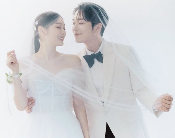 youngaaa21's tweet photo. 결혼축하합니다😍😍😍
행복하세요🥳💝💕💖💞 https://t.co/xIbsR4pG31