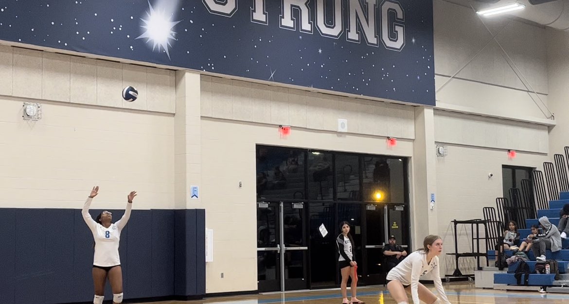 SydneePope15's tweet photo. Honored to be named one of the 🏐game day captains for the 3rd game in a row & we completed the 🧹 vs Crockett #arsstars https://t.co/qy2FYYlhbt