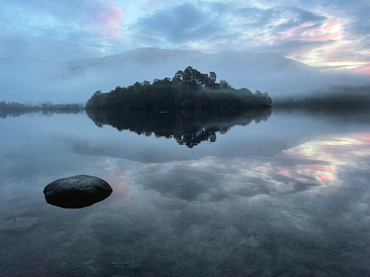 LakesWalksTalks's tweet image. “Saturday Scene” the Island Grasmere 😍🤩😎🍁 “Lakes through the Lens” Yours from the fells. Steve (and camera) 🙏📸⛰🇺🇦🇬🇧 
@lakelandwalkstalks @ThePhotoHour @TheStormHour 
#autumn #weekendvibes #saturdayvibes 
#saturday #LakeDistrict #lakedistrictuk #virtuallakes