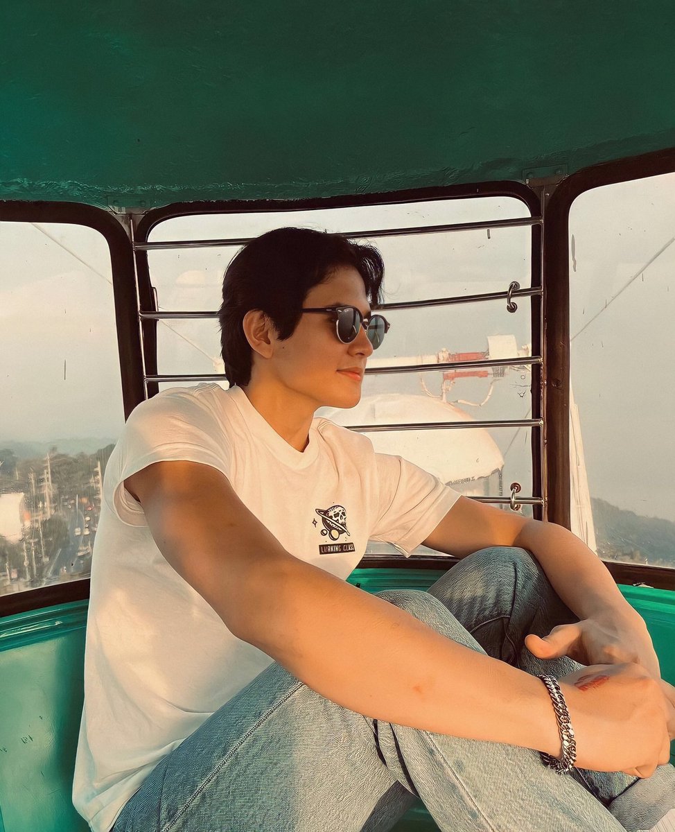 teamashtonofc's tweet photo. tagaytay 💙

#AshtonSalvador https://t.co/p0BxWKdCb5