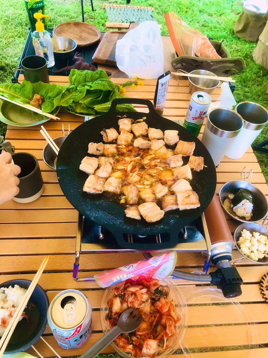 rn307823302's tweet photo. 今週もデイキャン！！
今日はサムギョプサルをしました✨サムギョプサル本間めちゃ美味😊そして再来週は友達と泊まりキャンプ！楽しみすぎる😁いや〜キャンプ最高かよ笑 https://t.co/ntAKEUZTNe