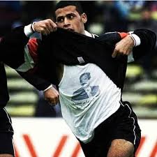 جماعة التيار الصدري مجذبين جذبه ومصدكينها وحسبالهم الناس جهله وسذج مثلهم السوداني يطالب عماد محمد بمسك وزارة الشباب والرياضة بعد عمكم ترى لولا تدخل التيار ما يصبح مدرب ولا يصلح للتدريب..سولفوها على البطه