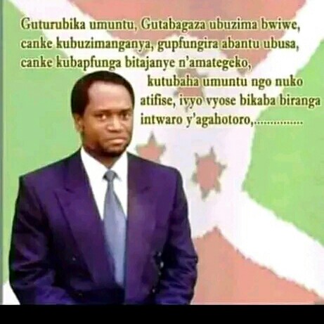 Uwihayedidier's tweet photo. Kuba Incungu mu kwihebera abandi biciye mu kutuja imbere, kudukorera no kutuduza ngo tube muri Démocratie maze abansi babagandagura  à 40 ans tuzokwama tubibibukirako.
Igikuru ni gusiga ibikorwa vyiza bivuga.
Twame tuba akarorero mu bikorwa vyiza biduza Imiryango n'🇧🇮 bwacu bwiza https://t.co/OLO4vhqXPp