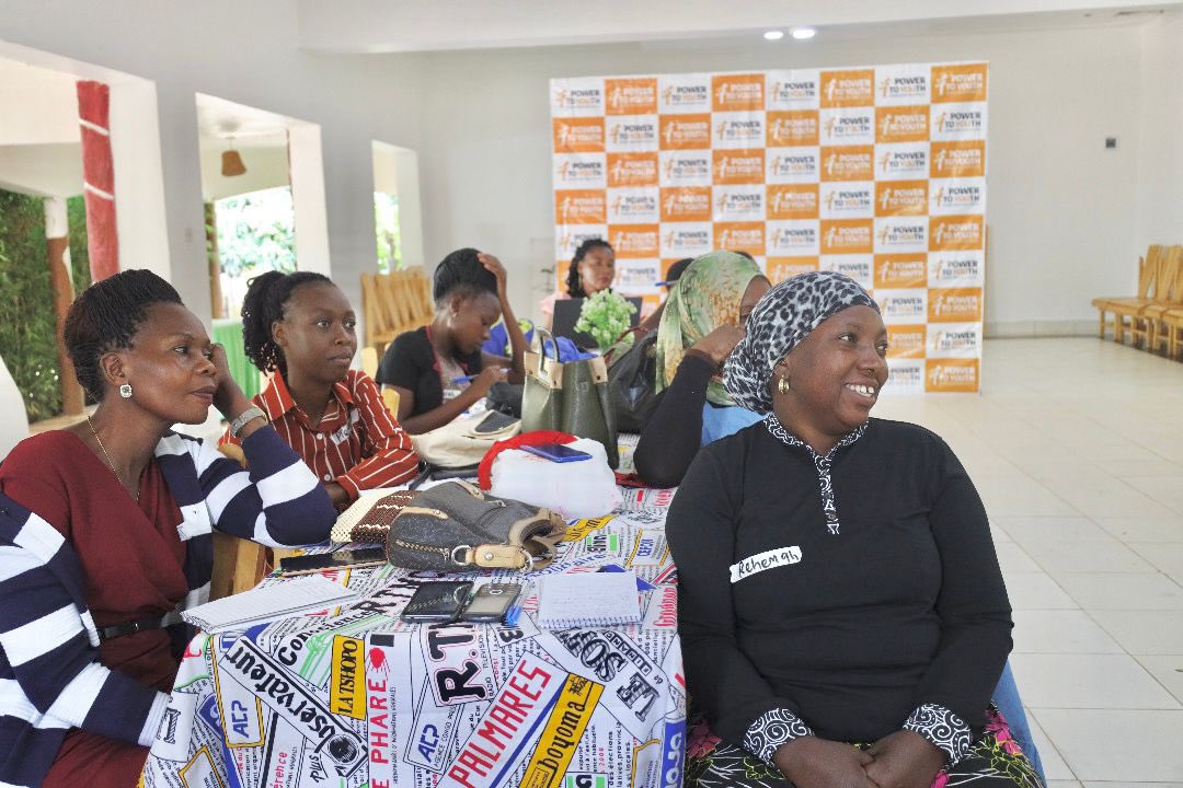 RHUganda's tweet photo. “Storytelling stimulates our brain, as we connect with the message we not only absorb the information but feel the emotion too.” ~Christine

Happening now: @powertoyouthug digital story telling training for young people and CBOs in Busia district.  

#WeAreRHU https://t.co/odD7ivEbkU