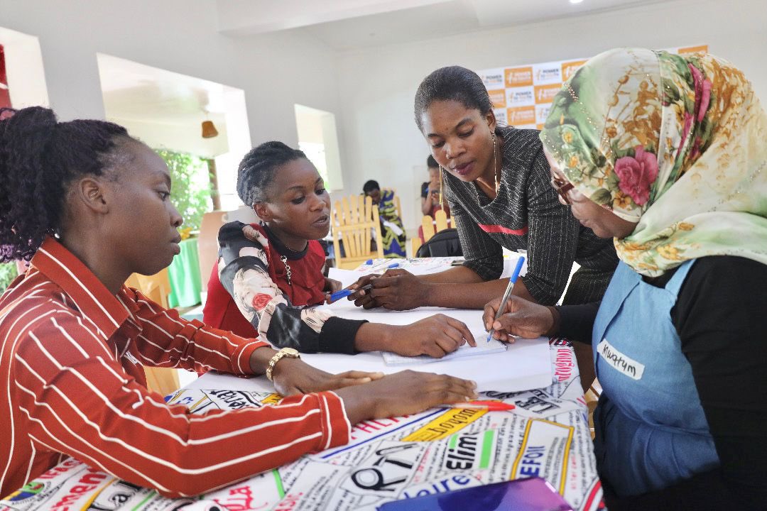 RHUganda's tweet photo. “Storytelling stimulates our brain, as we connect with the message we not only absorb the information but feel the emotion too.” ~Christine

Happening now: @powertoyouthug digital story telling training for young people and CBOs in Busia district.  

#WeAreRHU https://t.co/odD7ivEbkU