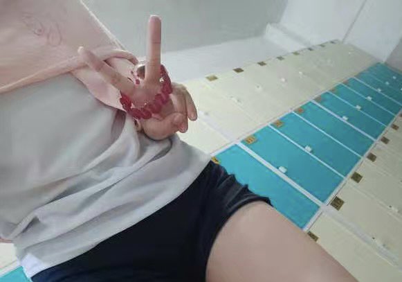Bi8Bog's tweet photo. 这么冷的天还要去游泳🏊 https://t.co/03KOFOjGzQ