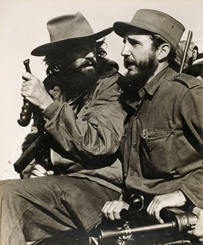 Fidel Castro Ruz, sentía una gran admiración y respeto por el joven Camilo. La expresión «¿voy bien?» de Fidel a Camilo  demuestra la total confianza, fe absoluta y el reconocimiento de sus genuinas ideas revolucionarias.