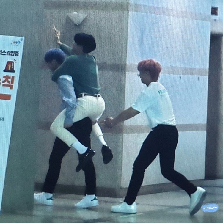 nocontextrocky's tweet photo. #라��� #ROCKY https://t.co/BCk1zqPDPQ