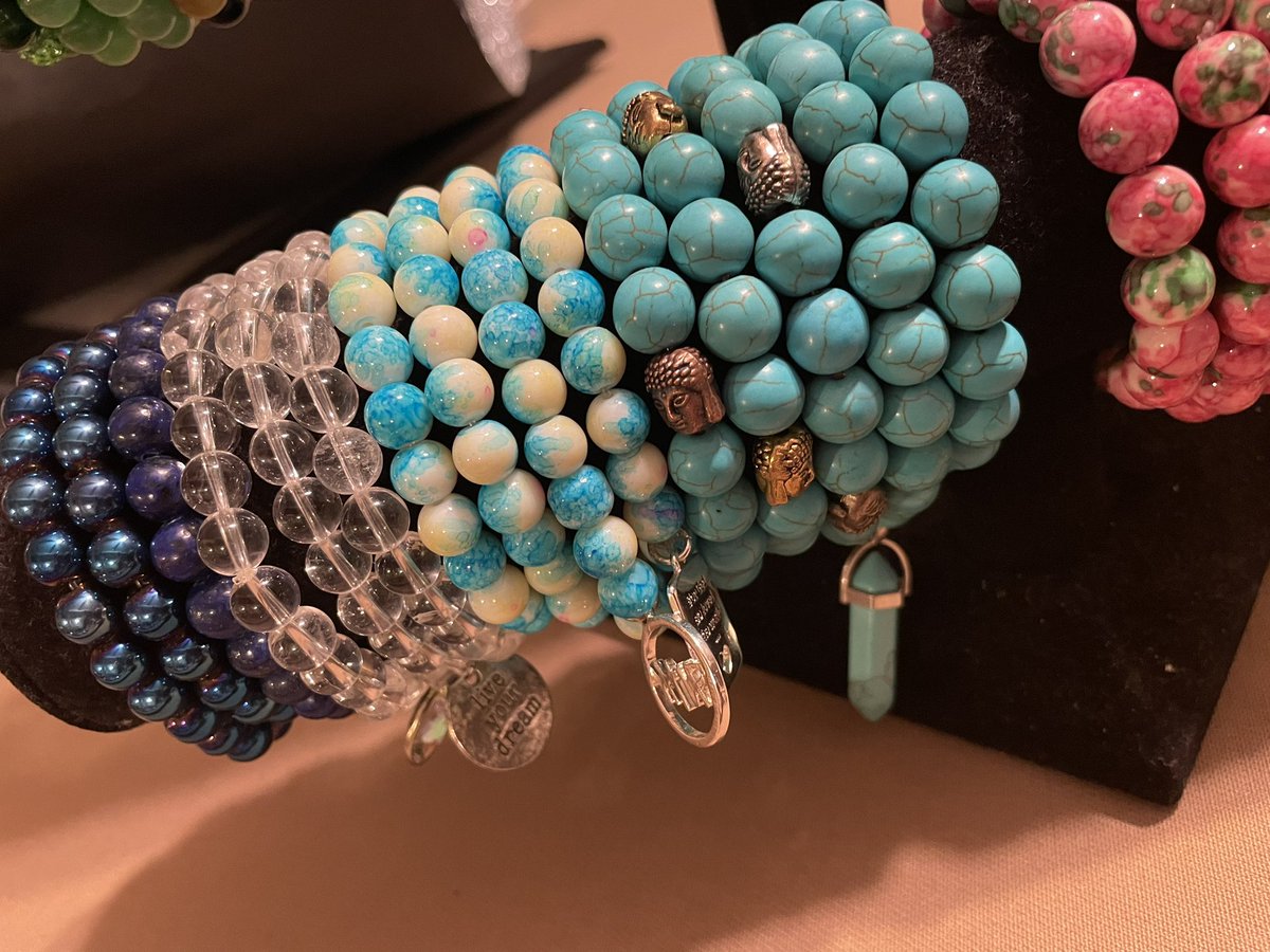 IjaiJewels's tweet photo. Today, I host my very 1st pop up selling my hand made jewelry 😍bracelets, earrings and more… https://t.co/lY7sdlRruI