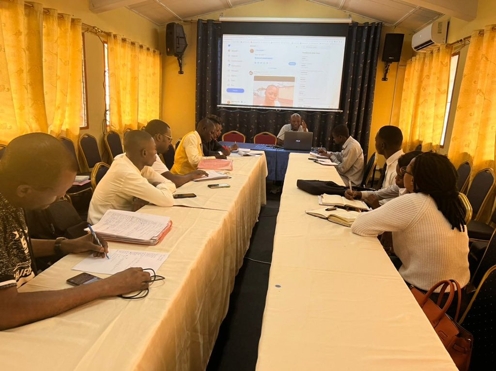 NyenyeziSolange's tweet photo. #RDC:le numérique reste un outil important pour la cion.Ainsi l’ONG ADEAC organise jusqu’en décembre la formation en Com numérique. Les personnes intéressées peuvent contacter l’ONG au 829294968 et 817752503 https://t.co/EiVwqApAXo