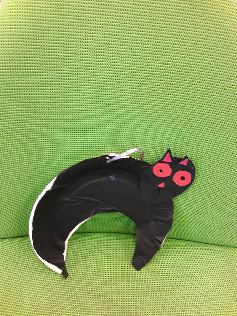 WFlibraries's tweet image. Our #SaturdayCraftSession busy this morning making #HalloweenCats at #StanleyLibrary #WFlibraries #LoveCrafts #Halloween