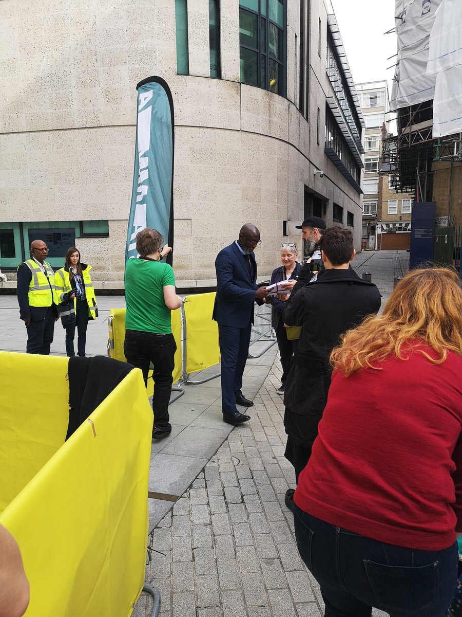 GillianRudd's tweet photo. Handing the #NoDiversityWithoutDisfluency petition in to @bbc @bbcstudios! #ISAD2022 #ItsHowITalk https://t.co/FHkfxKJngY