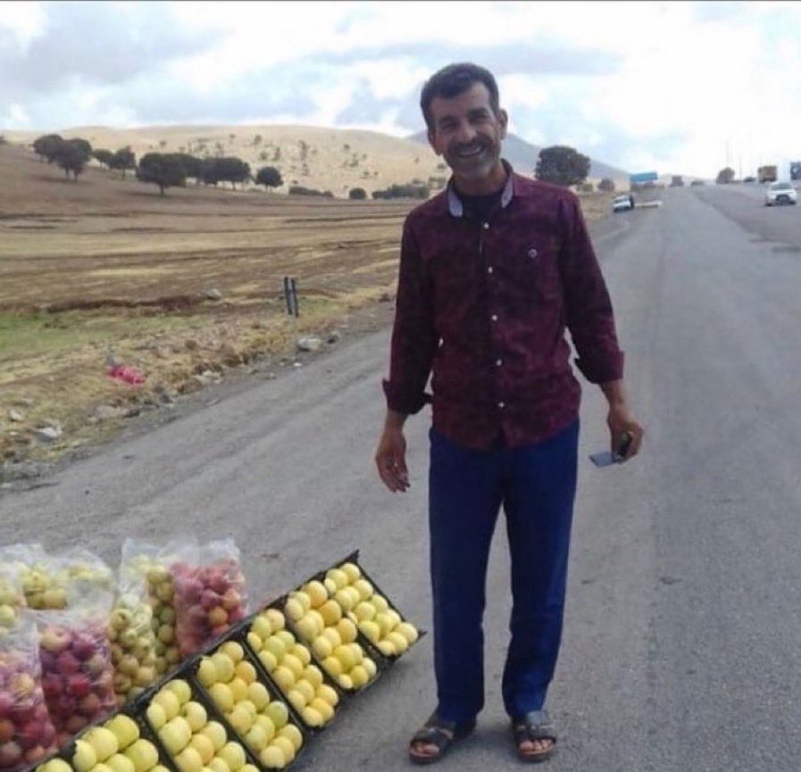 MaryamMoqaddam's tweet photo. جمهوری اسلامی #عباس_دریس، از بازداشتی‌های آبان ۹۸ رو به اعدام محکوم کرده

-عباس پدر سه تا بچه‌اس و چند ماه پیش خبر سکته و مرگ همسرش منتشر شد 

#نیزار_ماهشهر https://t.co/bPGFXBxnqy