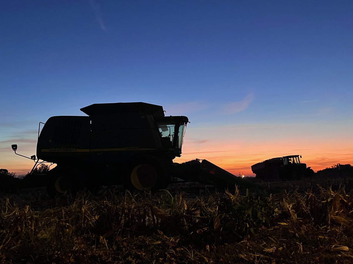 On my way to work and saw this view. Had to capture it!!

#thankafarmer #Sunrise #sunrisephotography #farming #photographer #illinoisphotographer #sunriseoftheday #sunriselover #tractors #combines #harvest2022 #October2022 #octobermornings #fall2022 #fall #crispfallmorning