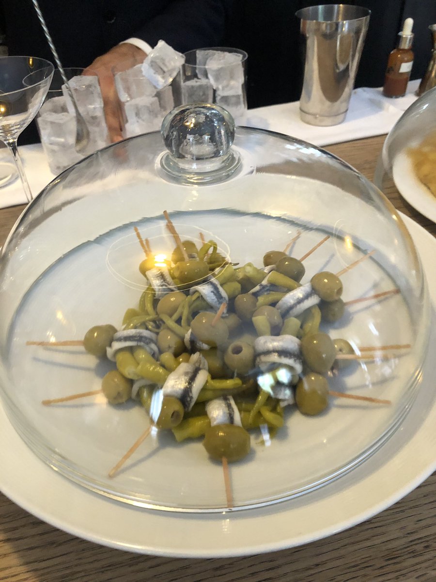 🍸Seguimos!

📚Presentación en Club Matador de Mueble Bar, la guía del buen beber escrito por <a href="/frmonti/">François Monti</a> y fotografiado por Luis de las Alas, editado bellamente por <a href="/AbalonBooks/">AbalonBooks</a> y <a href="/flyandinner/">JonSa</a>