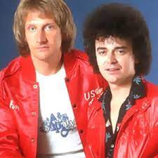 sarahhart27's tweet photo. @RandyScottESPN @garystriewski @SportsCenter 🎶CUE THE AIR SUPPLY🎶:
I'm all out of love... I'm so lost without you...
(shown: Randy, left; Gary, right, #nicejackets) https://t.co/pGlvBxL37u